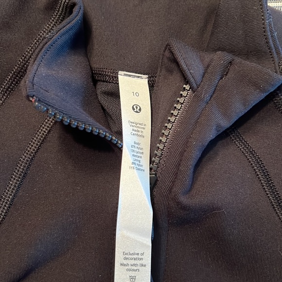 **SOLD** NWT Aloha Lululemon Define Jacket Whale Tail from Maui Hawaii! - Picture 3 of 4